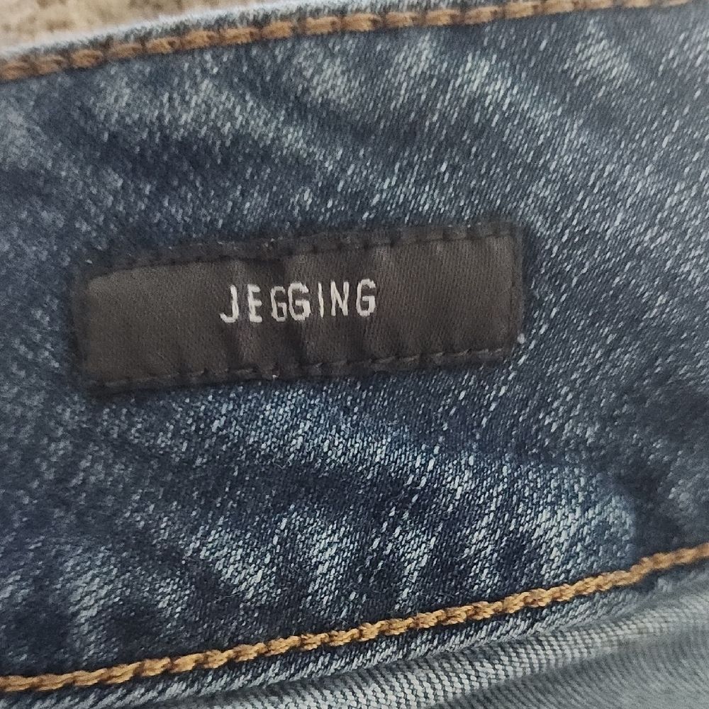 Torrid Jegging Light Blue Distressed Skinny Cropped Jeans - Picture 7 of 9